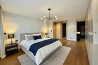 Exceptional flat in Florissant with 197 m² living space and 4 bedrooms.