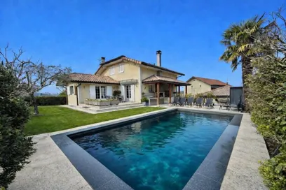 The Perfect Blend of Elegance and Practicality in Douvaine